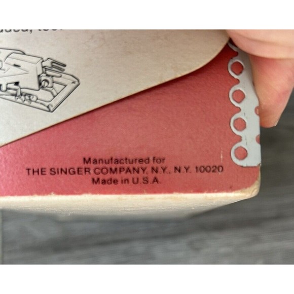 Vintage Singer Buttonholer Model 489500/489510 Complete Original Box + Manual - Picture 7 of 9